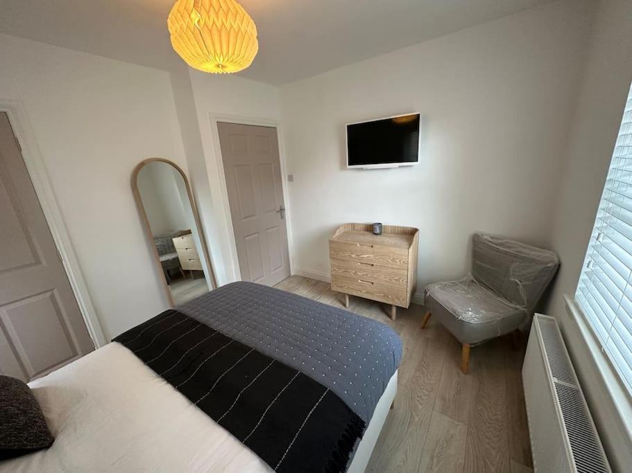 Premium Executive Apartment In Данфермлин Экстерьер фото